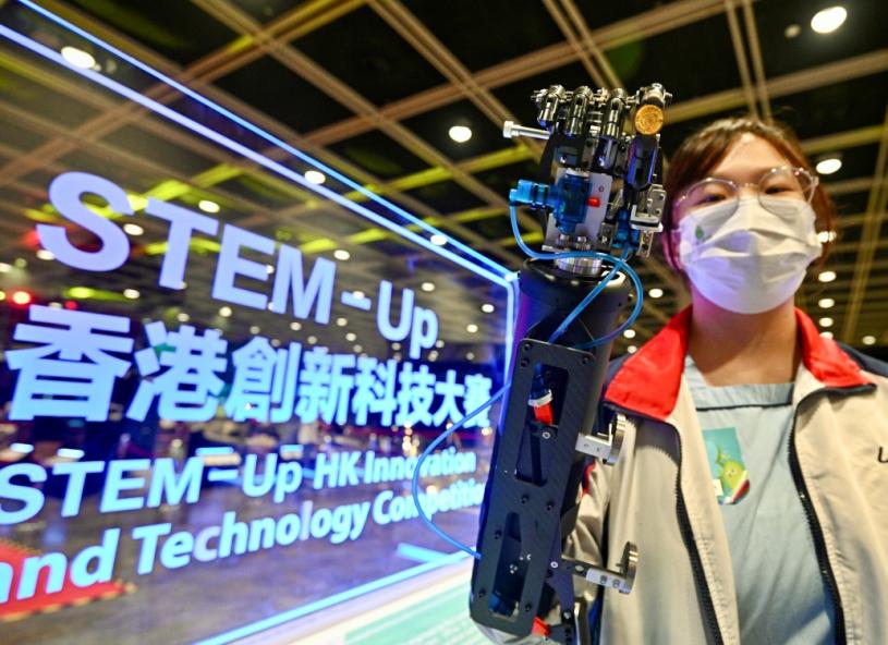 研機械臂助腦水瘤同學中六生奪國際發明獎 星島日報