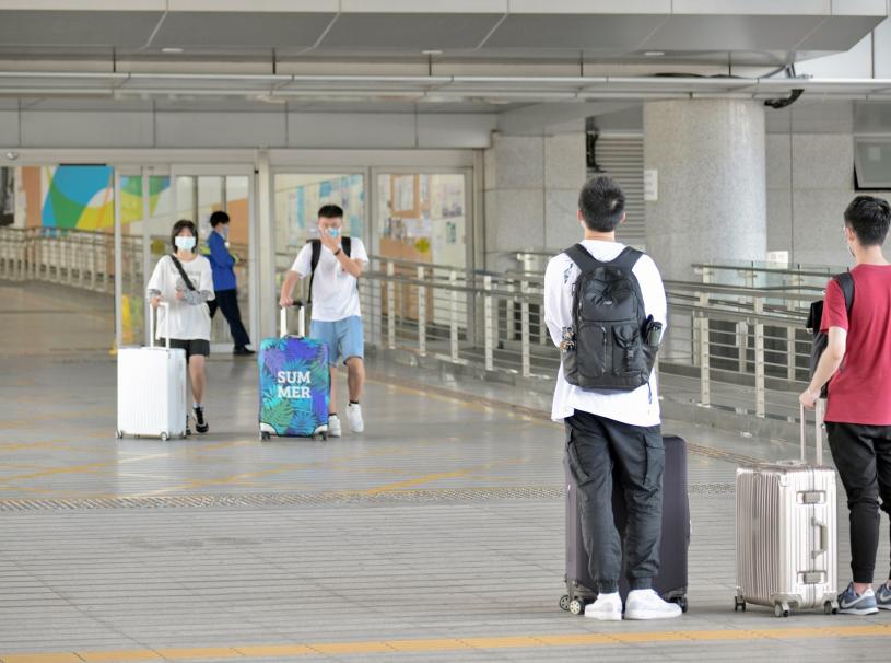 通關或延至12月下旬港府爭取每日名額上調至5000個 星島日報 通關或延至12月下旬港府爭取每日名額上調至5000個 星島日報