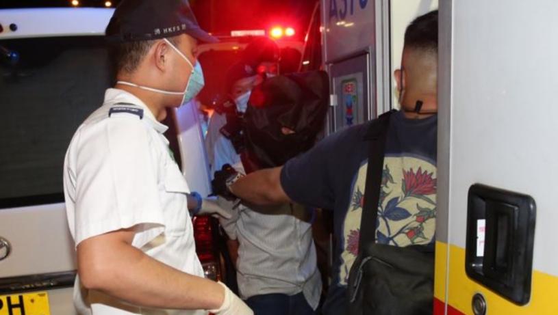 安達邨老翁持刀入便利店劫香煙警追截擎槍制服 星島日報 安達邨老翁持刀入便利店劫香煙警追截擎槍制服 星島日報