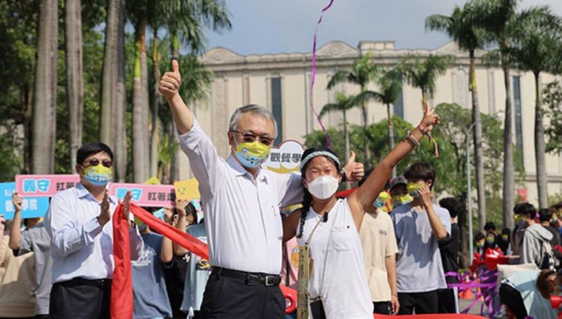 Kelly Online 港女畢業旅行環島百日行爛4對鞋稱體驗台灣人情味 星島日報 Kelly Online 港女畢業旅行環島百日行爛4對鞋稱體驗台灣人情味 星島日報